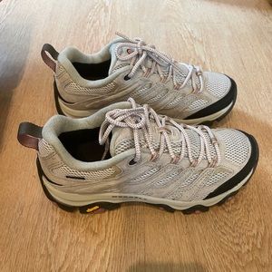 Merrell Women's Moab 3 Waterproof Hiking Shoe 8M